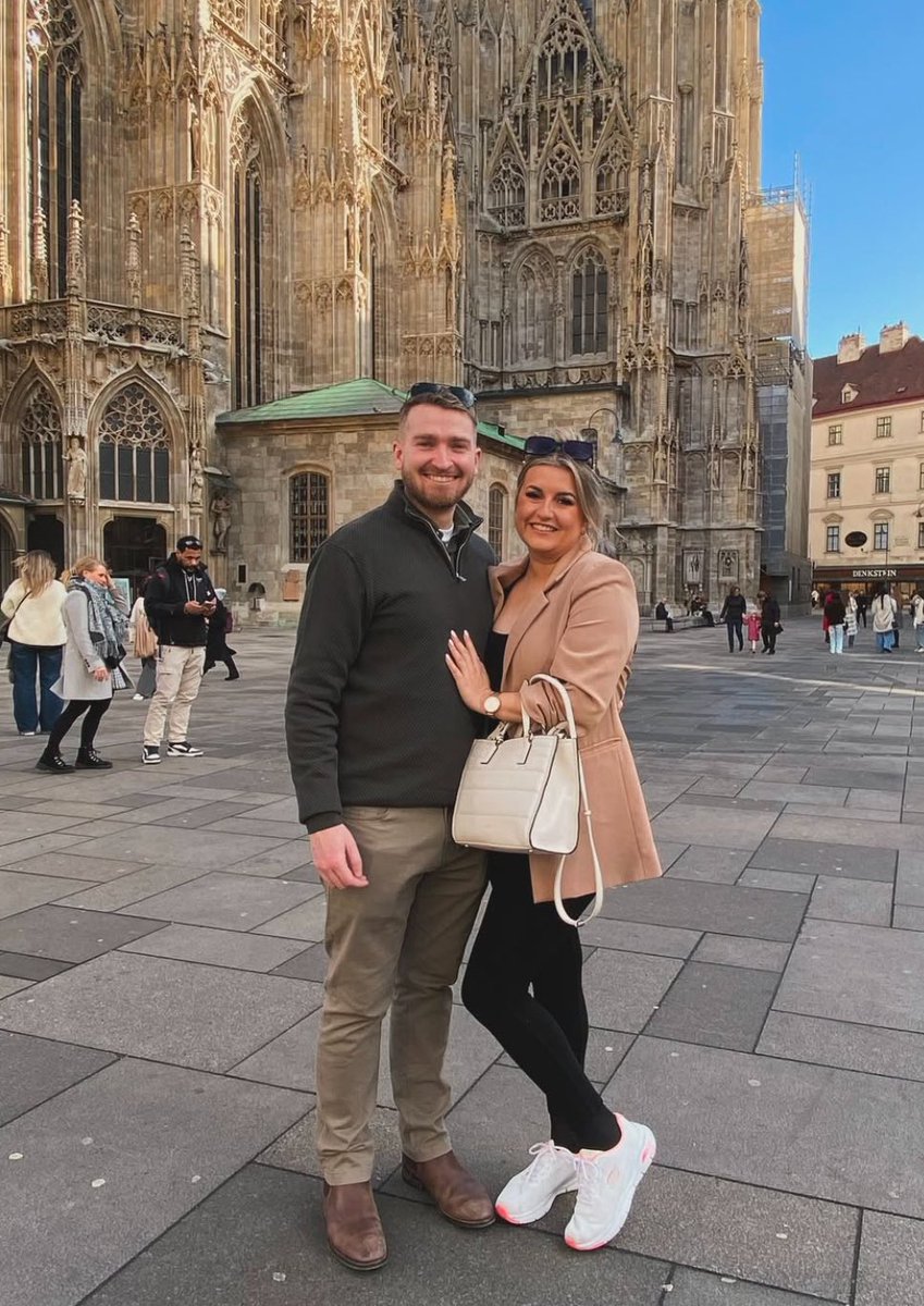 The best weekend to celebrate 1000 days of us

Couldn’t have asked for a better weekend with beautiful food, stunning views and the best company. Here’s to 1000s more 🥂

Love you Roo