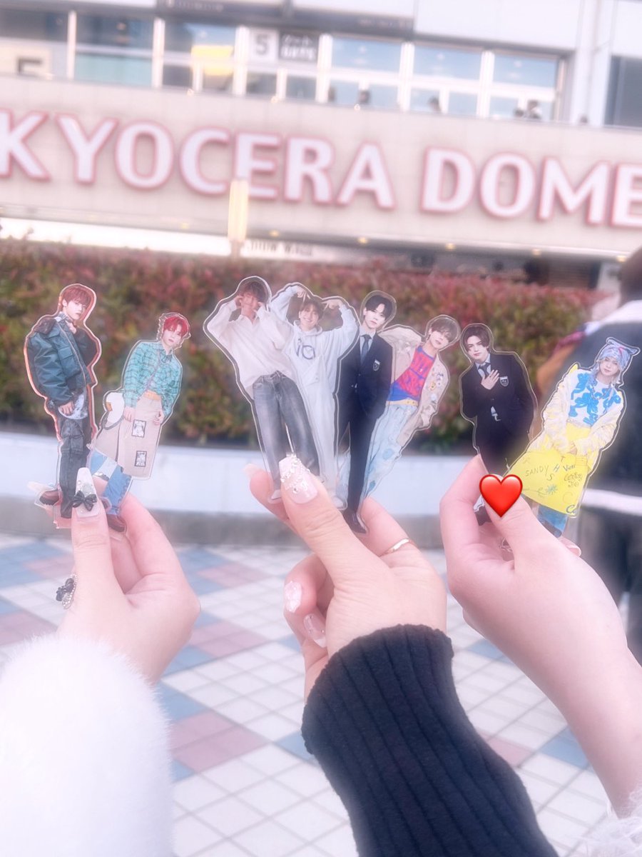Hono14_'s tweet photo. なんか久しぶりに開いたから投稿しとく🥺
他界隈にずっといるけど久々Nissy行ったよ🎶大阪2days、初プレミアムシート😭💖💖
やっぱNissyのEntertainmentがいちばんだなって感じた2日間でした✨
初めましての子もいつもありがとうの子も合致できて大満足❕
他界隈のお友達とも合致できて幸せでした🫶🏻 https://t.co/r0ewXYUKdf