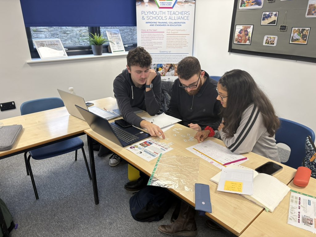 PrimaryLaura's tweet photo. A successful science subject session with @PlymouthTSA trainee teachers. An inspiring group with lots of knowledge and enthusiasm to offer our pupils. @CiaraEMoran @learningatuk @learningatceo @ogdentrust @pstt_whyhow https://t.co/ARw832MvHY