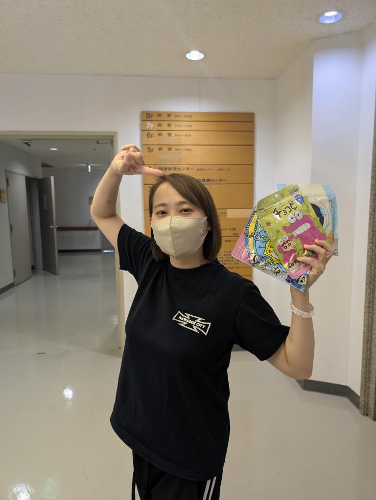 erina149's tweet photo. 退院しました

他の病気の可能性があったり
治療・療養は続きますが

とりあえずは
失った体力と筋肉を取り戻してゆきます

絶飲食から
回復食
1日30gの脂質制限病院食を経て

外の世界で初めて食べたのは
うどんでした

うどん大好き https://t.co/SUmpxzEQhN