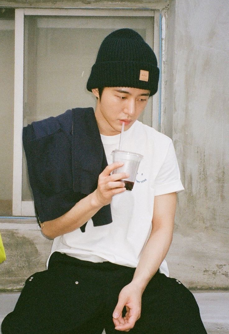 binibin131's tweet photo. 이렇게 잘생긴레몬백작 처음봐….🙄🖤🩶 https://t.co/K53MAgW4B6