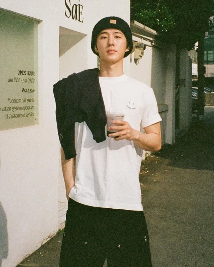 binibin131's tweet photo. 이렇게 잘생긴레몬백작 처음봐….🙄🖤🩶 https://t.co/K53MAgW4B6