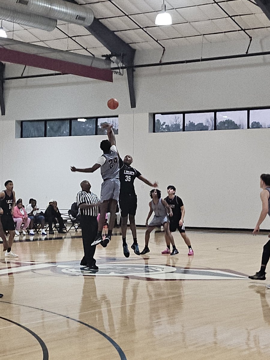 Head to the 'ship! .. Clash of the Titans did not disappoint! Both teams fought, but only one can advance.

#1 Varsity Maroon defeats #4 Varsity White, 57-42. 

Varsity Maroon advances the TCSAAL Regional Championship and will face #2 ILT Katy/Westpark on Friday, Feb. 7!