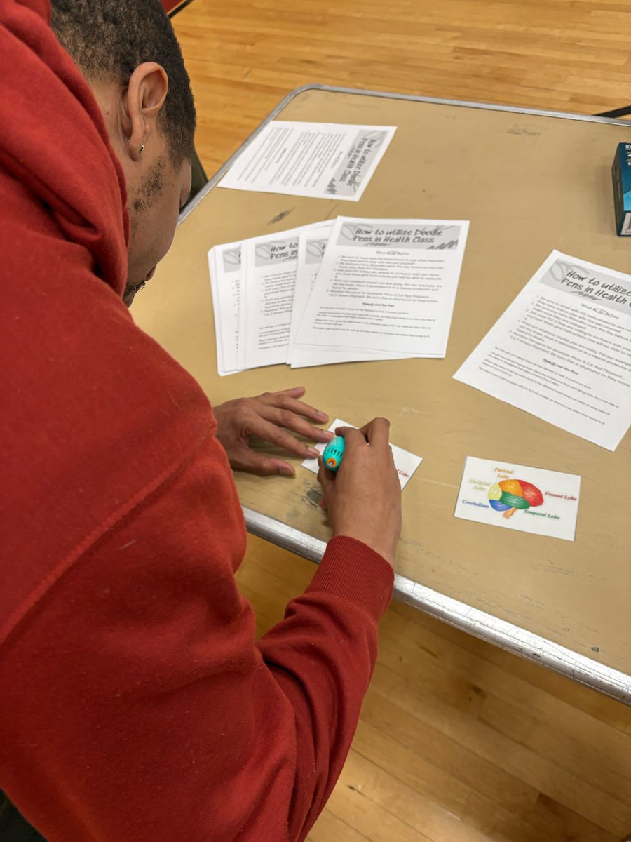 NNPSHPE's tweet photo. @HinesSpartans HPE lead teacher, Ms. Kirsteatter, taught our health education teachers how to use 3D pens when navigating the human 🧠

#middleschoolPE #middleschoolhealth #PhysEd #healtheducation #technologyinhealth https://t.co/uRbYciSIYX