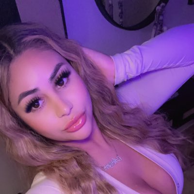 1_hlynn's tweet photo. #NewProfilePic https://t.co/vnakAAkaYy