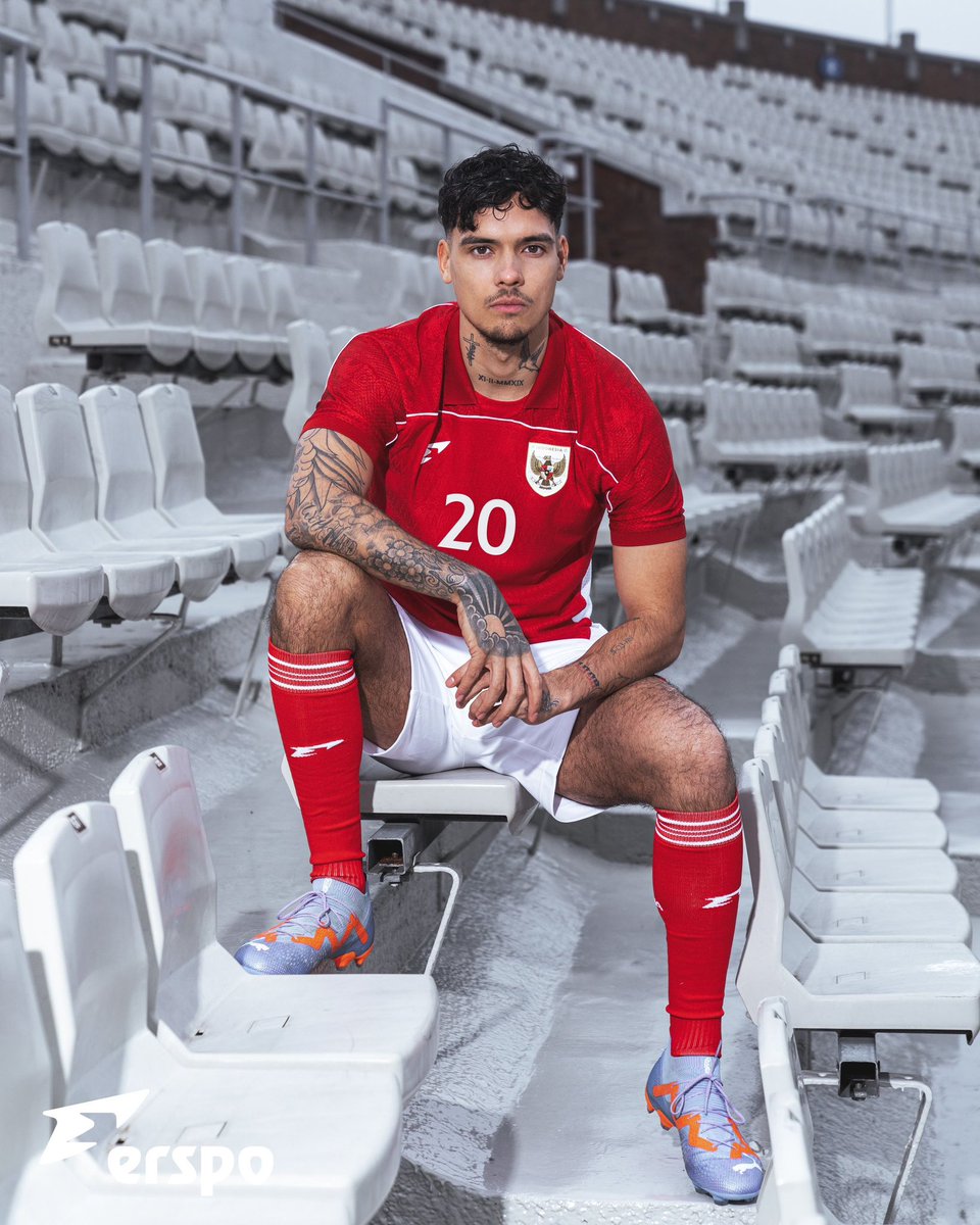 Classic Football Shirts tweet media