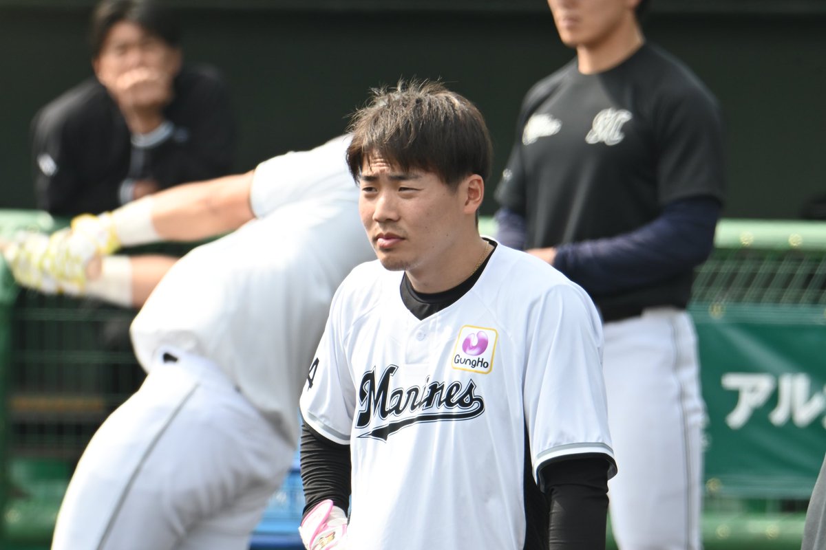 KuririnJp's tweet photo. 今日の #友杉篤輝 選手
無精ヒゲ？
#chibalotte 
#SpringCamp2025 https://t.co/hhpRDVOwfS