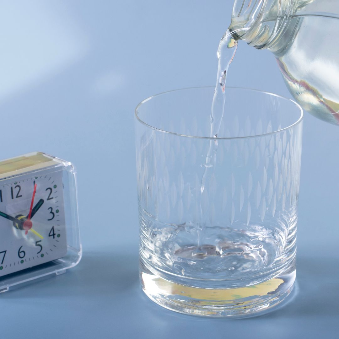 wellpharmacy_'s tweet photo. Some drinks, like coffee and alcohol, can have a diuretic effect, causing you to lose more water than you take in. This can lead to dehydration if you’re not careful.

Learn more on our blog: https://t.co/DcZQ4ahowk

#hydrationiskey #wellnesshydration https://t.co/QEIAhb35k9