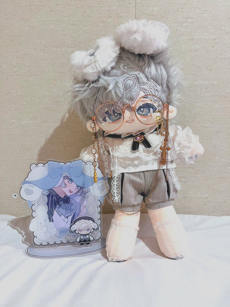 レーラさまよりフリーリールくんをお迎えしておりました〜！
初めて申込をした25cmくんだったのでとっても嬉しいです😭
また、アクスタまで同封されており思わず腰が抜けてしまうほどでした…
ありがとうございました！