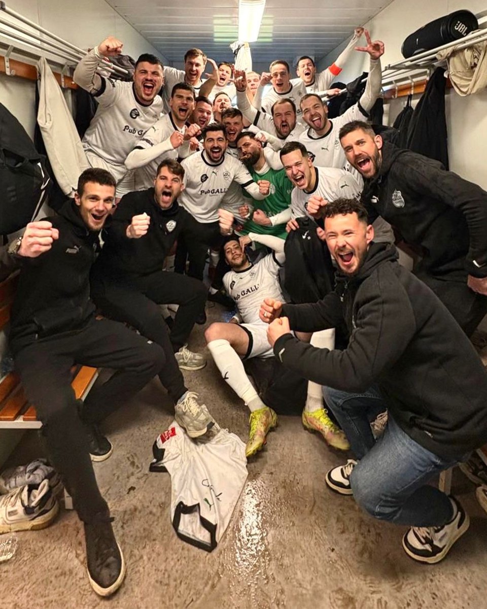 DistrictFoot35's tweet photo. 🏆[FOOT ENTREPRISE]

Félicitations à l'US Pub Gall pour leur qualification en 1/4 de finale de la Coupe Nationale Foot Entreprise face au FC P2M (finaliste de l'an dernier)🤩

Un grand bravo également au Rennes Crédit Agricole pour leur parcours 👏

___
Crédit photo : US Pub Gall https://t.co/s4WLlWKWmN