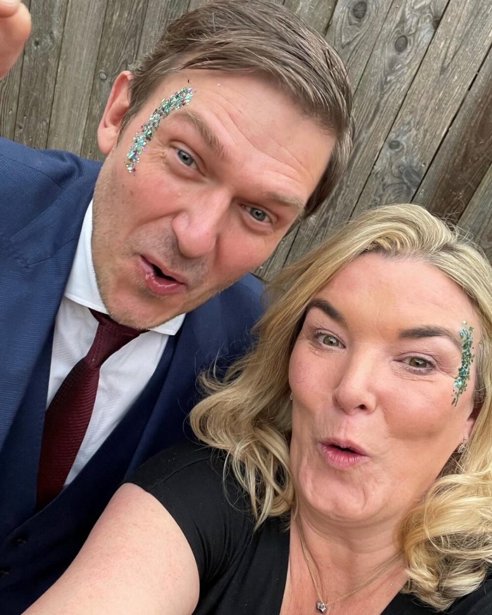 Clatterbridge Cancer Charity (@clatterbridgecc) on Twitter photo On this #WorldCancerDay, we are inspired by Liverpool businesswoman Fiona Hornsby (<a href="/fiho98/">Fiona Hornsby</a>), who is marking the end of her cancer treatment by GLOWING GREEN on Friday February 7th! 💚 On this #WorldCancerDay, we are inspired by Liverpool businesswoman Fiona Hornsby (<a href="/fiho98/">Fiona Hornsby</a>), who is marking the end of her cancer treatment by GLOWING GREEN on Friday February 7th! 💚