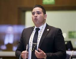 MnicaArosemena1's tweet photo. PROHIBIDO OLVIDAR QUE ESTA BASURA CORREISTA, RONNY ALEAGA, DIJO EN LA ASAMBLEA ESTAR ORGULLOSO DE PERTENECER A LOS LATIN KINGS!  ESO ES LO QUE ESTÁ EN JUEGO EN ESTAS ELECCIONES, LAS BANDAS O LA PAZ!! https://t.co/FsDAoigy3s