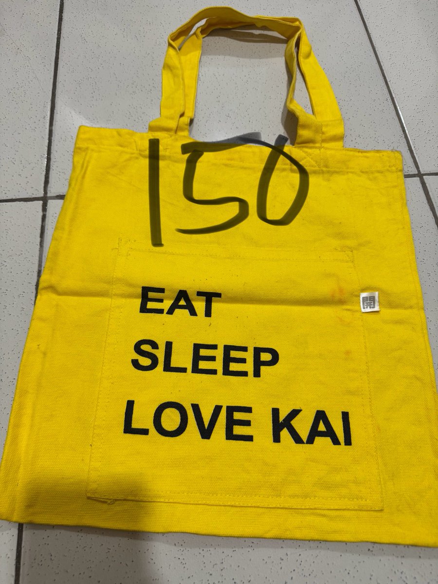 Chochaynim's tweet photo. WTS 

EXO KAI / Kim Jongin Tote bags

Please manage your expectations. These bags are mostly embroidered but need laundry nakatago lang sa baul. The red one selling all the pins (official and fanmade mix yan) DM me. Thanks! https://t.co/qsKZcWGmCd
