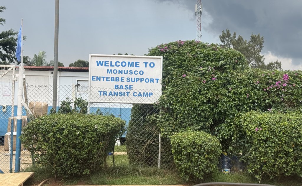 UNinUganda's tweet image. Earlier today, @1ZuluLeonard , the UN Resident Coordinator in Uganda, visited the MONUSCO Entebbe Support Base Transit Camp, where he interacted with UN staff and their dependants evacuated from Goma, DR Congo.

Thank you!
@unrsce 
@MONUSCO 

#Solidarity #UNSupport