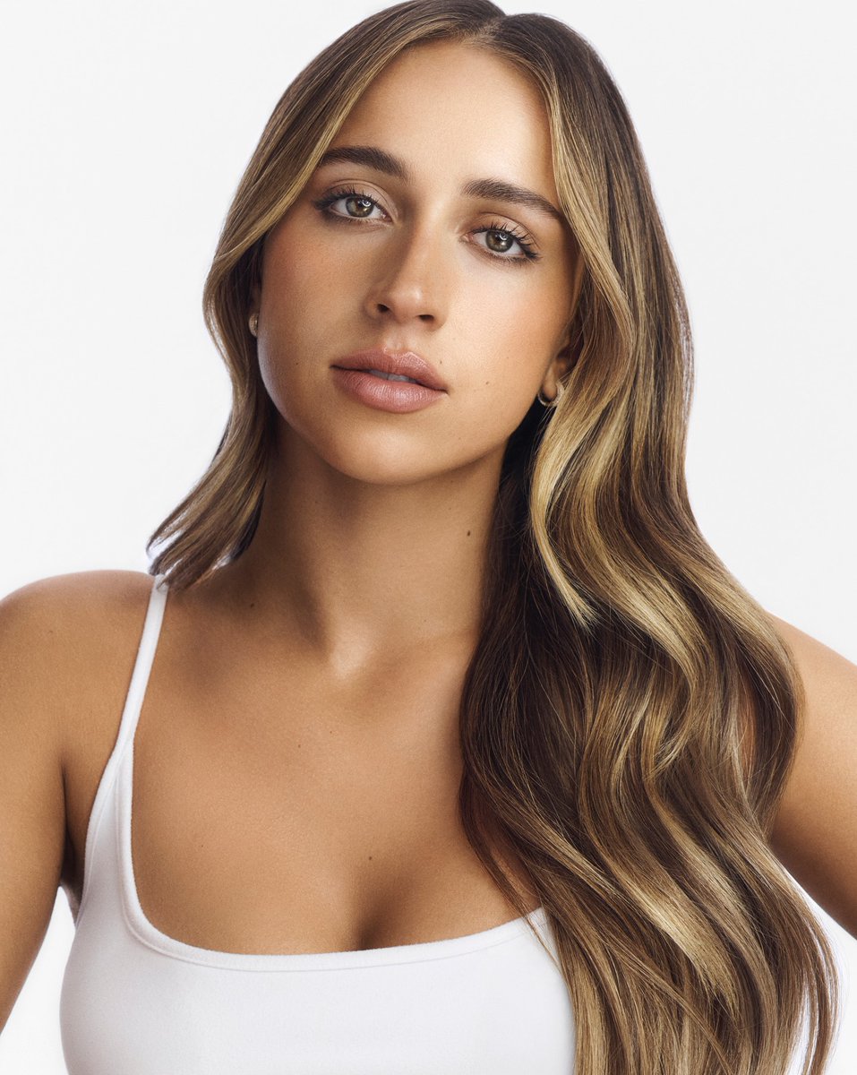 TateMcRaeSP's tweet photo. Tate McRae vía Instagram 

“#NeutrogenaPartner the secret’s out 💧💧…swipe to go bts w me and @neutrogena #HydroBoost #JuicySkin” https://t.co/skxQBvLbLN