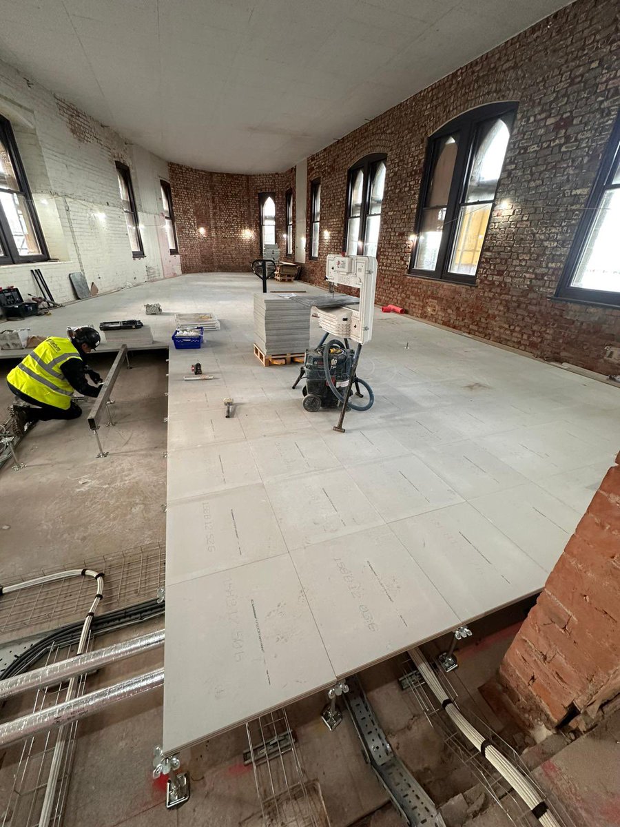 siteform_f's tweet image. Our Raised Access Lads are cracking on with our project in Aberystwyth, installing @Lindner_Group floor & more system at various heights throughout a listed building.