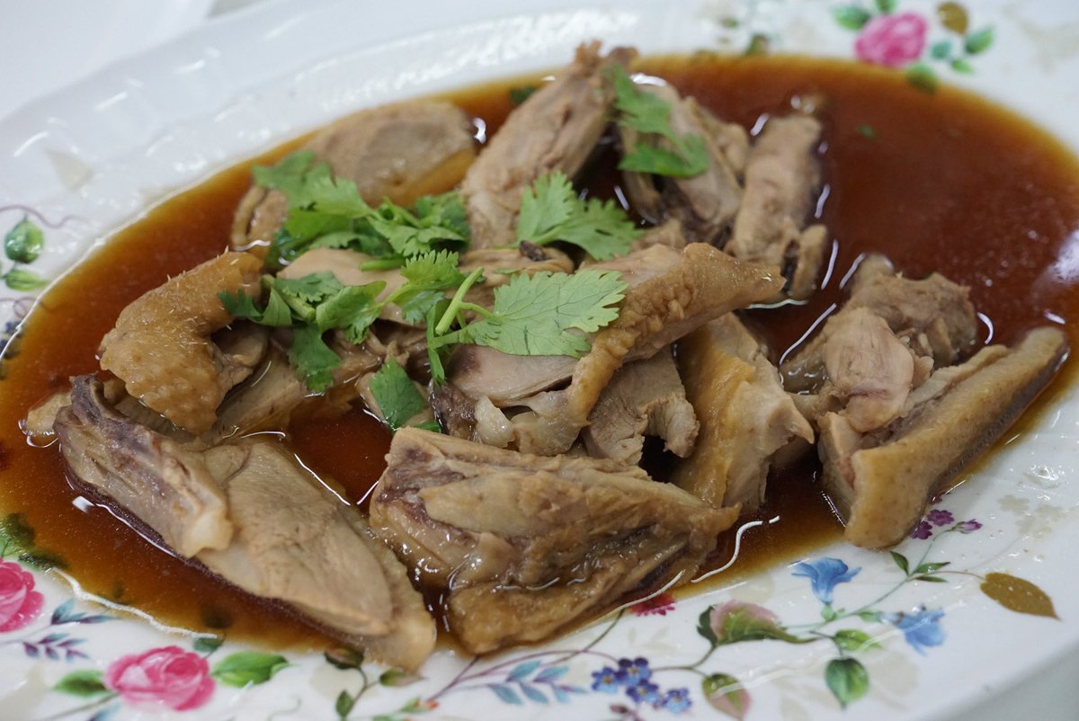 วัชระโภชนา ร้านข้าวต้มย่านสี่แยกไฟฉาย ผัดผักอร่อยมาก อาหารรสชาติดีทุกอย่าง ยำอร่อย แต่รวมๆ เมนูซีฟู้ดยังสู้ชัยโภชนาไม่ได้

แนะนำพวกผัดผัด อร่อยจริงๆ แขนงหมูกรอบ ผัดผักบุ้งฝอยกรอบ กุ้ยช่ายขาวผัดเต้าหู้ ไชโป๊วผัดไข่

ซีฟู้ดร้านนี้เราชอบปลาหมึกชุบแป้งทอดกับปลาหมึกผัดไข่เค็ม