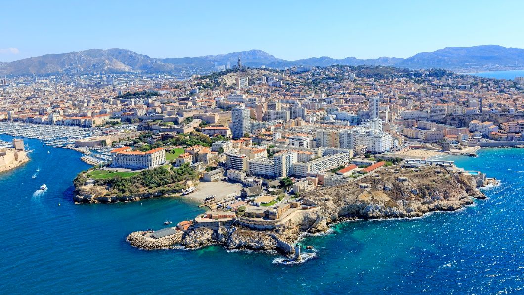 ⚓Newsletter janvier 2025 - Association Marseille Provence Croisière - mailchi.mp/a5001477ab05/l…
