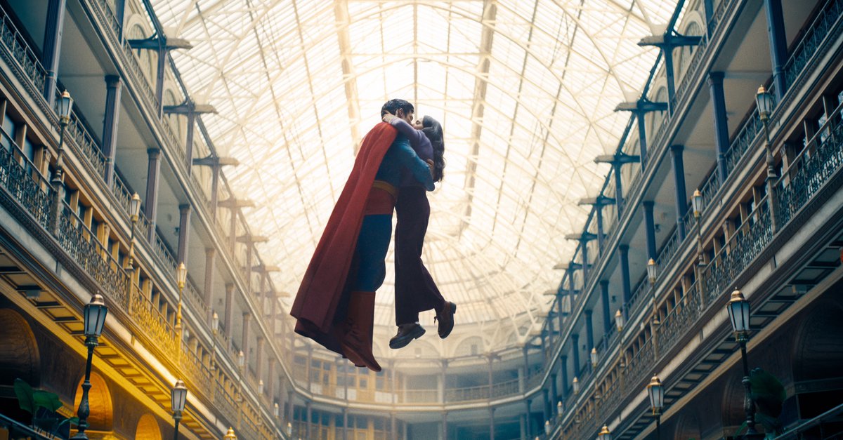 Los 4 Fantásticos y Superman vienen a recordarnos lo que significan los superhéroes.