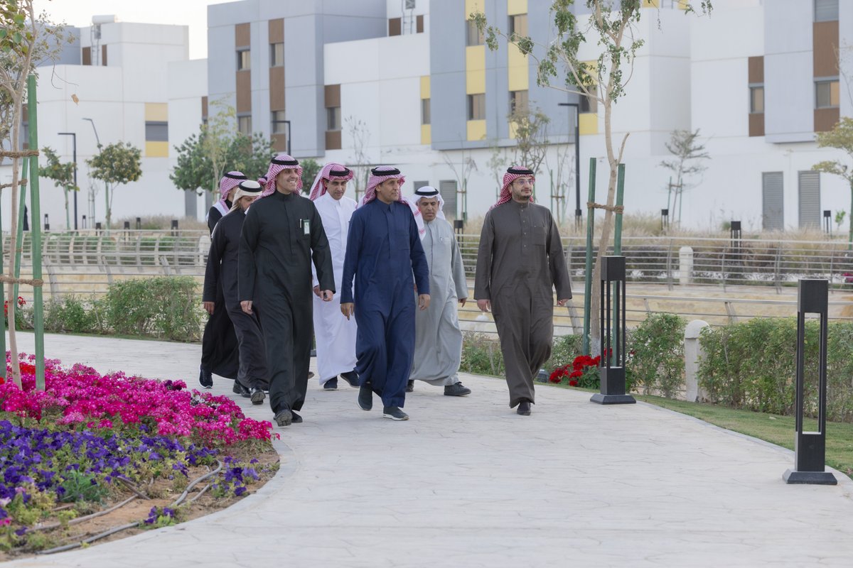 مع أخي <a href="/talsadhan/">Tareq AlSadhan طارق السدحان</a> الرئيس التنفيذي للبنك الأهلي السعودي تجولنا في #وجهة_خزام للاطلاع على تفاصيلها التي أصبحت محطة بارزة في شمال مدينة الرياض، وتجربة متكاملة تُلهم زوارها وسكانها وترتقي بجودة حياتهم.