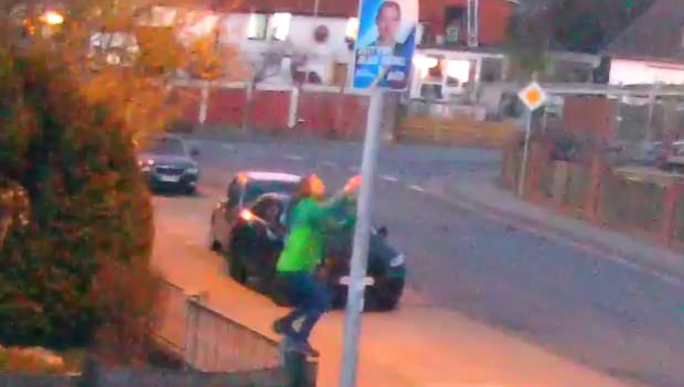 Nicht das erste mal, dass unsere Plakate im Landkreis Helmstedt von den Guten abgerissen werden. Natürlich plakatieren wir fleißig nach und haben sogar eine Überraschung für den nächsten Abrissversuch. Ich bin mir ziemlich sicher, dass die Plakate danach an ihrem Platz hängen