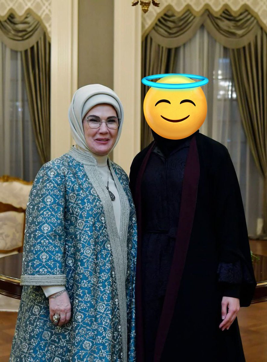 ahm7nu's tweet photo. أم محمد مع أمينة اردوغان

وهي عدلنا على الصورة كرمال رئيسنا https://t.co/y2aZMGhQ3q