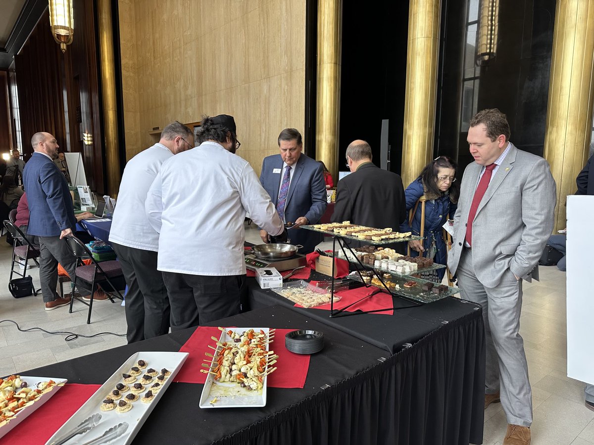 DrLisaKarch's tweet photo. Huge S/O 📣 to our Culinary Arts instructor, Chef BJ &amp; our students Karter &amp; Kobe for coming to the Capitol to share their chef skills. Lots of fun visiting w/our legislators enjoying delicious food! #CTEMonth @NorthDakotaCTE #CTEChampion #CTEinMemorialHall ⁦⁦@ndscswildcats https://t.co/NT0AOc7JWJ