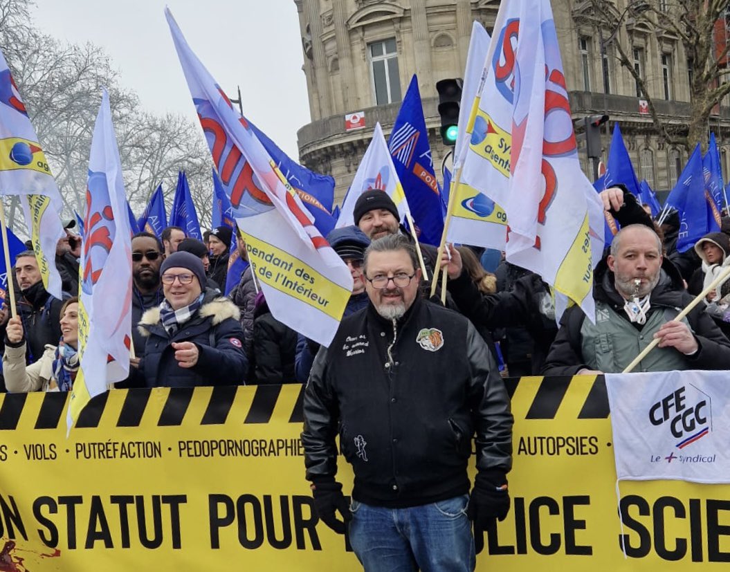 xdepeckersnipat's tweet photo. Le @SNIPATPTS mobilisé devant l'assemblée nationale avec nos partenaires d'@alliancepolice pour faire respecter le statut de la #policescientifique dans le cadre du protocole LOPMI en matière de sécurité et de valorisation.
"Agir maintenant ou subir demain !"
#Budget2025 #SNIPAT https://t.co/cl6PrRsvwP