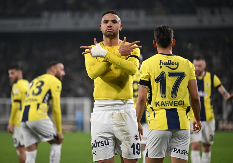 🔥 Renktaşlar boş durmak yok. Fenerbahçe sosyal medyasını daha da büyütmeliyiz.

Tüm Fenerbahçelileri bu post altında takipleşmeye davet ediyorum. RT ve Yorum atanlar bu post altında takipleşebilir.