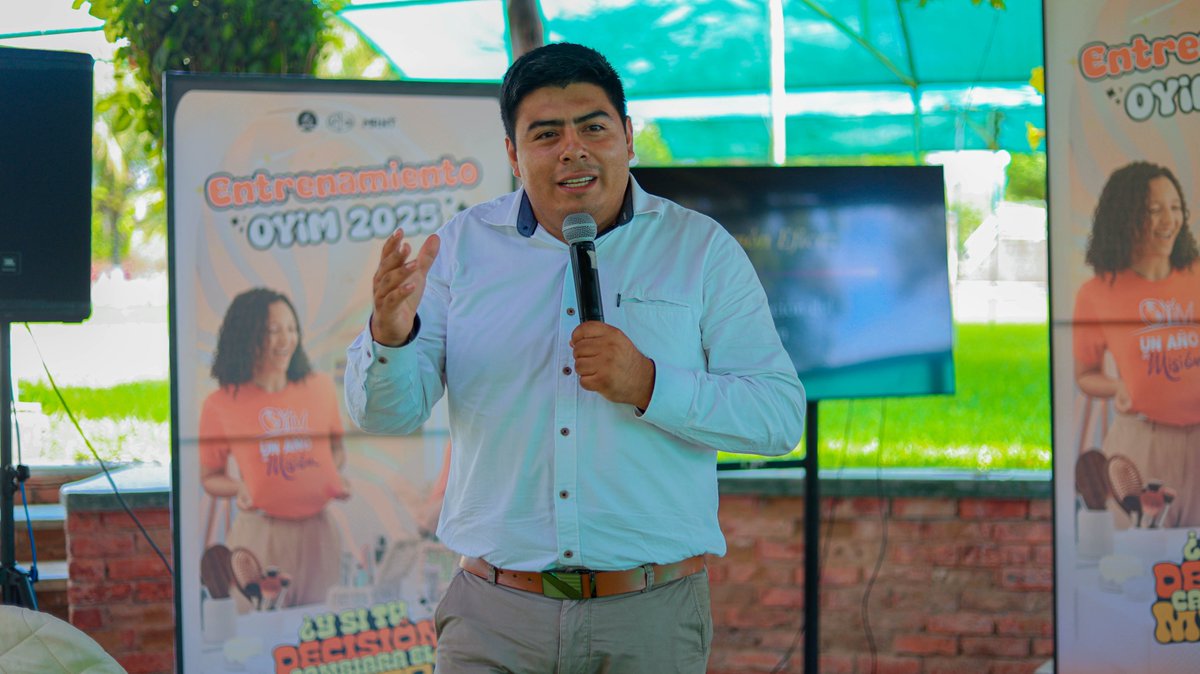 AdventistasMPN's tweet photo. 🗣️📖 El Pr. Abner Núñez brinda claves esenciales para predicar y preparar sermones en la misión. Nuestros jóvenes OYiM se equipan para compartir el mensaje con poder. 🔥🙏 #EntrenamientoOYiM2025 #MisiónPeruanaDelNorte https://t.co/XZZN3nGPwH