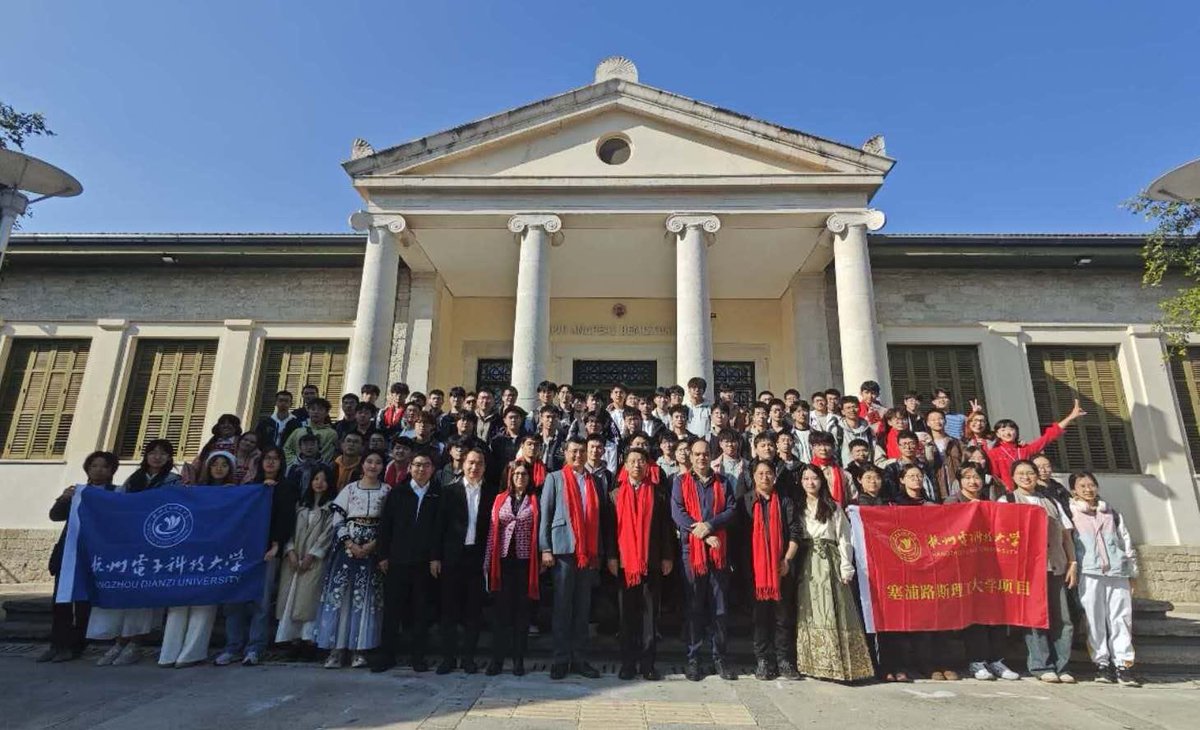ChinaAmbCyprus's tweet photo. Very glad to join Rector Zaphiris @pzaphiri and other friends to attend #SpringFestival celebration organized by Confucius Institute @CyUniTech. Splendid performance of Chinese culture. Great opportunity to increase mutual understanding btw Chinese and Cypriot students. Much more to expect in #China #Cyprus educational cooperation!