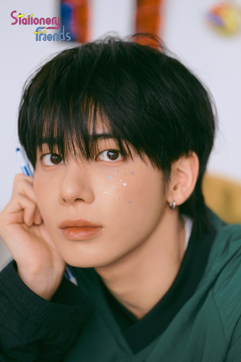 Sandy54873879's tweet photo. @translatingTXT @TXT_members @TXT_bighit HAPPY BIRTHDAY TO OUR MOST HANDSOME TALENTED TAEHYUN ❤️
BEYOND STARS WITH TAEHYUN
#OurBundleOfLoveTAEHYUN
#愛されっ子テヒョンの誕生日だニャン
#태현이가써내려간새벽별의노래 https://t.co/MQJ0dwZ1GO