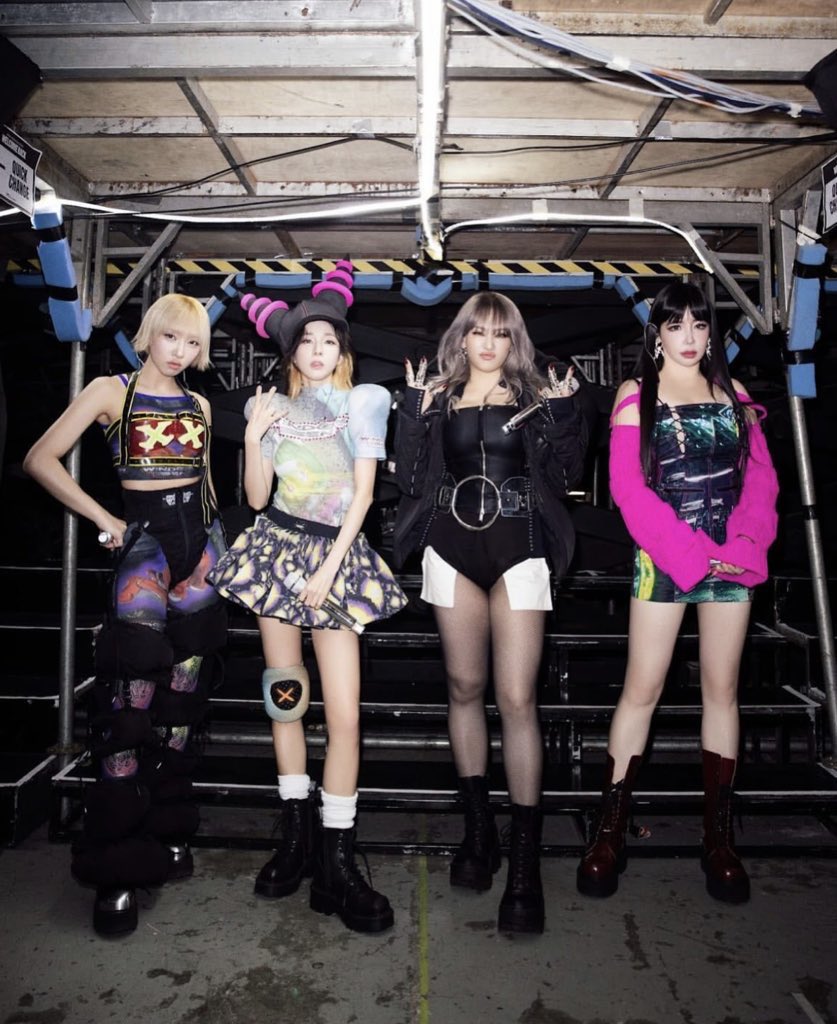 memealuvzCLx's tweet photo. 2NE1 will be performing at HEAD IN THE CLOUDS along with GD, DPR IAN and more.

📍Los Angeles 
🗓️ May 31-June 1 2025 https://t.co/9RRAXdYx4c