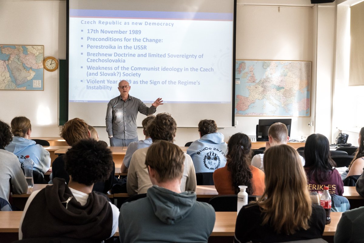 Today, the MUP Truedem team member <a href="/LadCabada/">Ladislav Cabada</a> delivered a lecture on the development and building of democracy and strengthening trust in Czech and European political institutions for 30 visiting students from the University of Utrecht.