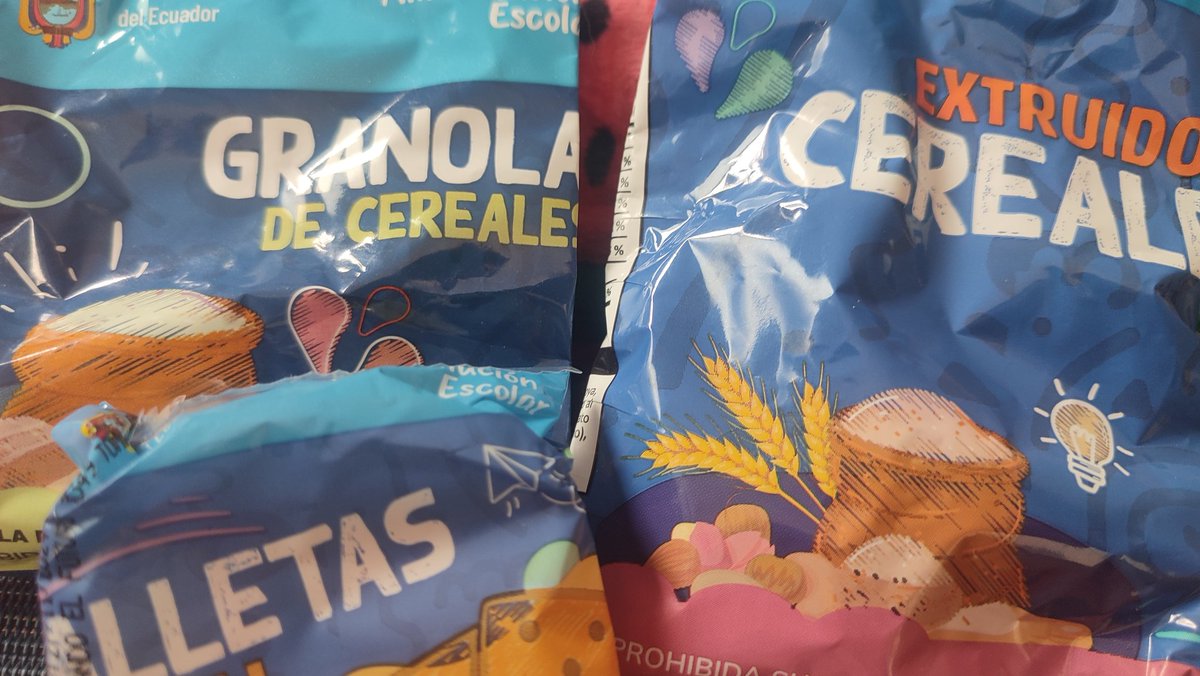AngelinnaTola's tweet photo. Por favor @DanielNoboaOk @Educacion_Ec @Salud_Ec @MinGobiernoEc eliminen esto, que no es alimento en las instituciones. Hasta las leches de Sabores no debería estar. Que aprendan a elegir bien. Los alimentos que más son para animales que para niños. https://t.co/OUob0m42sE