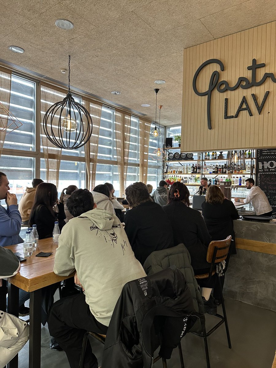 GastroLAVA (@gastrolava) on Twitter photo Hoy nos han visitado los alumnos de la Escuela Alcazarén.
Nuestros compañeros, Fede y Pope, han atendido a sus preguntas y les han comentado sobre sus experiencias profesionales.
¡Gracias por vuestra visita, <a href="/EpAlcazaren/">Escuela de Profesionales Alcazarén</a> ! 😉
#gastrolava #Valladolid Hoy nos han visitado los alumnos de la Escuela Alcazarén.
Nuestros compañeros, Fede y Pope, han atendido a sus preguntas y les han comentado sobre sus experiencias profesionales.
¡Gracias por vuestra visita, <a href="/EpAlcazaren/">Escuela de Profesionales Alcazarén</a> ! 😉
#gastrolava #Valladolid