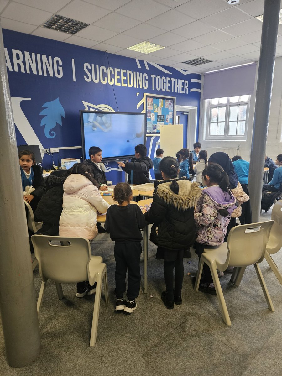 Lots of different activities about emotions during lunchtime club today
#MentalHealthAwareness 
<a href="/Place2Be/">Place2Be</a> 
<a href="/arkvicprimary/">Ark Victoria Primary</a>