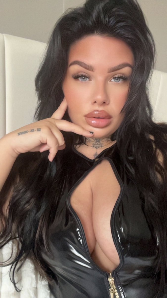 MistressMilx's tweet photo. Don’t approach me empty handed, you bottom of the pile scum 🙇🏽

findom femdom finsub https://t.co/Bqo1aKcxDn