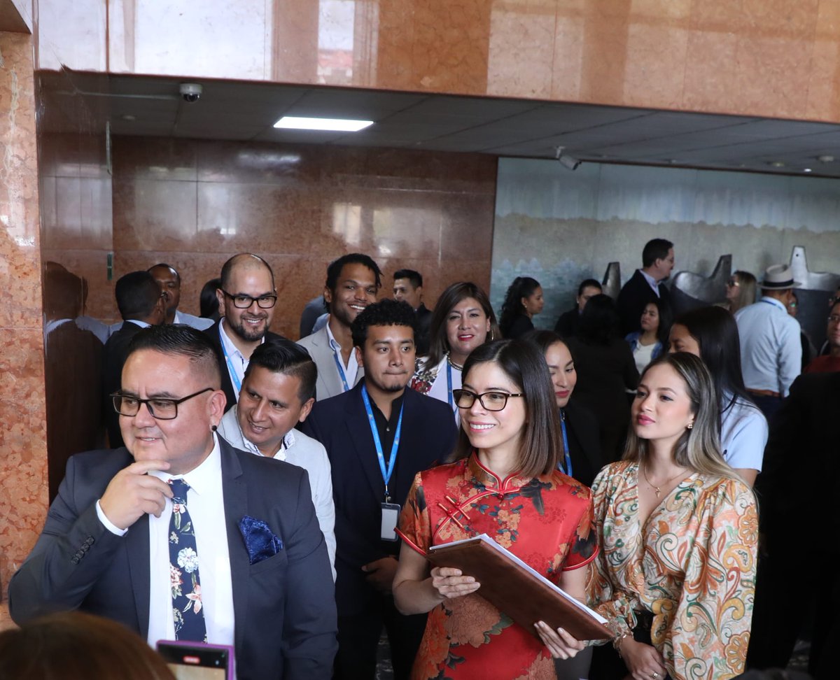 AsambleaEcuador's tweet photo. Con visión prospectiva sobre el Estado y la Administración Pública, la #UPEE
desarrollará e implementará conocimientos, métodos y técnicas relacionadas con la
planificación, coordinación, dirección y ejecución de las políticas y la gestión pública. https://t.co/Yo8yGCvU8d