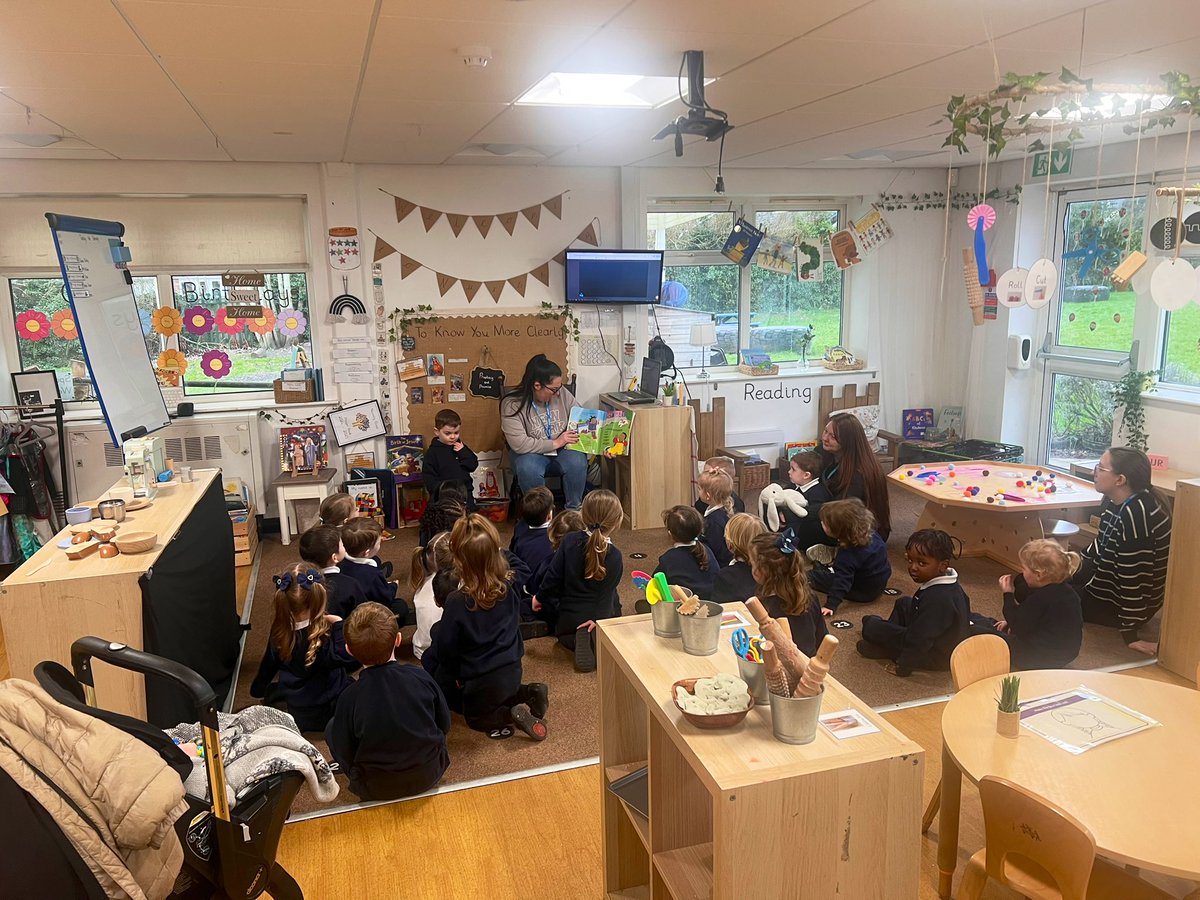 Holy Family Cronton Nursery and Reception tweet media