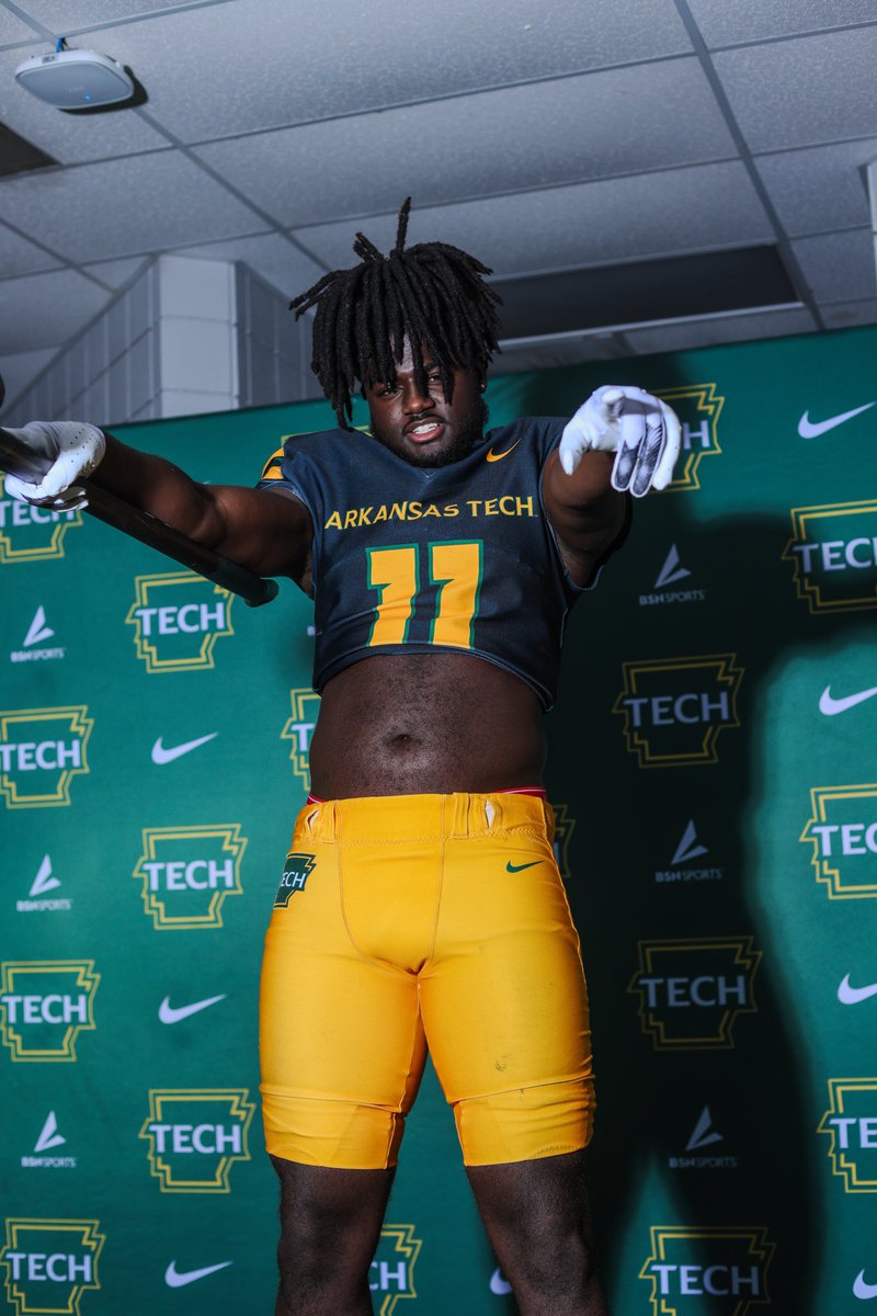 Kennethyates42's tweet image. After taking to @RoyThompsonFB I will be committing to @ATUFootball 1000% Committed 🟡🟢#LetsWork 💪🏿💪🏿