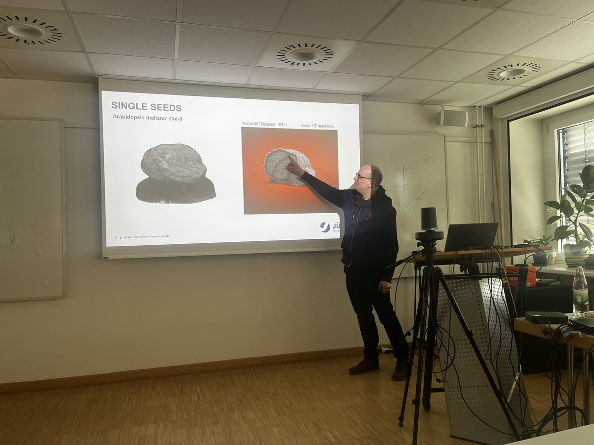PHENOWEX's tweet photo. Robert Koller (@robsomatic) gave an amazing talk on the seed phenotyping and usage of MRI imaging the root and shoots of the plant. @PHENOWEX https://t.co/bMjyydDBeH
