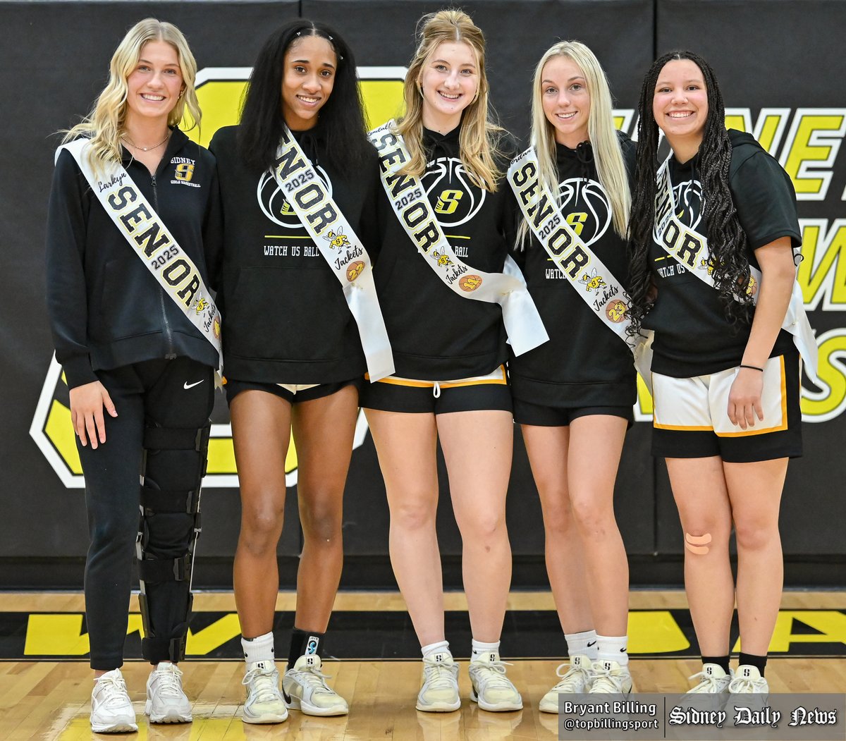 TopBillingSport's tweet photo. It was senior night on Monday for @SidneyJacketsGB. The squad's five seniors (@JordanScully23, @KelisMcNeal22, @LarkV7, Kendall Dickman and Caylee Blackford) were honored. 
I have enjoyed covering this group the last three years. Congrats to all on tremendous careers! https://t.co/8JNFu44oOY