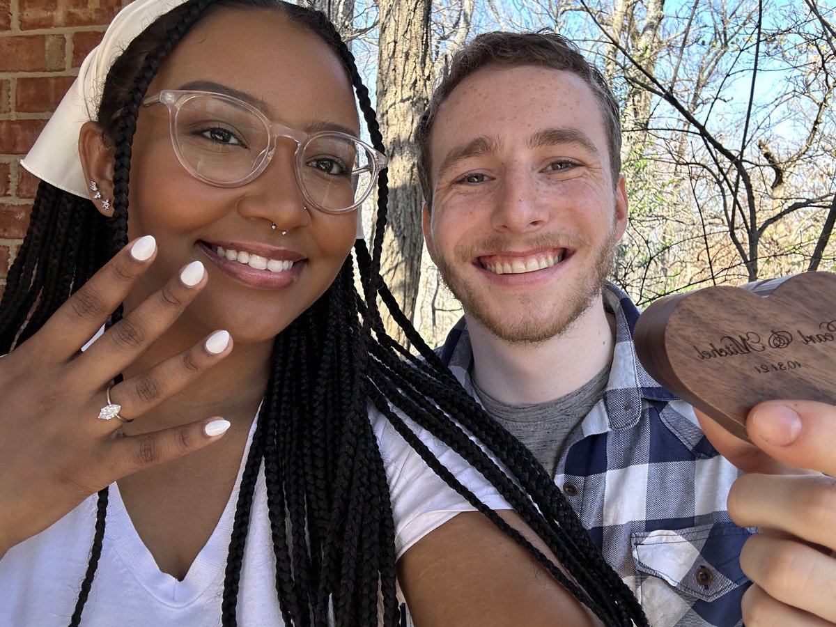 BIG NEWS!!! WE'RE ENGAGED