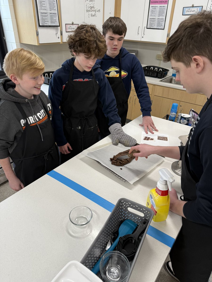 World Foods kicked off their first recipes with homemade pasta and biscotti! #mcbulldogs101 #wsd101 #sayyestofcs #facsed