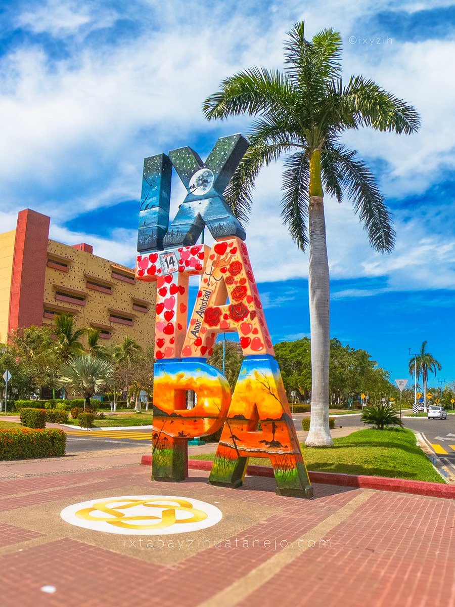 ixyzih's tweet photo. En febrero del 2022 el parador fotográfico "#IXTAPA" se ponía en modo "día del amor y la amistad" ❤️🌴 https://t.co/EVq8eqdcqH