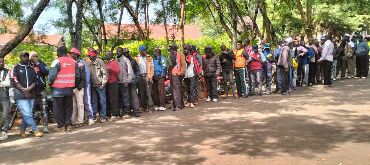 HonKangata's tweet photo. Muranga County sponsored Boda Boda Riders DL registration at Muranga Huduma centre. 
 
The county has sponsored more than 700 riders get DL .

Providing DL to boda boda helps them avoid police harassment and qualify for   insurance . https://t.co/zKqvw5eb80