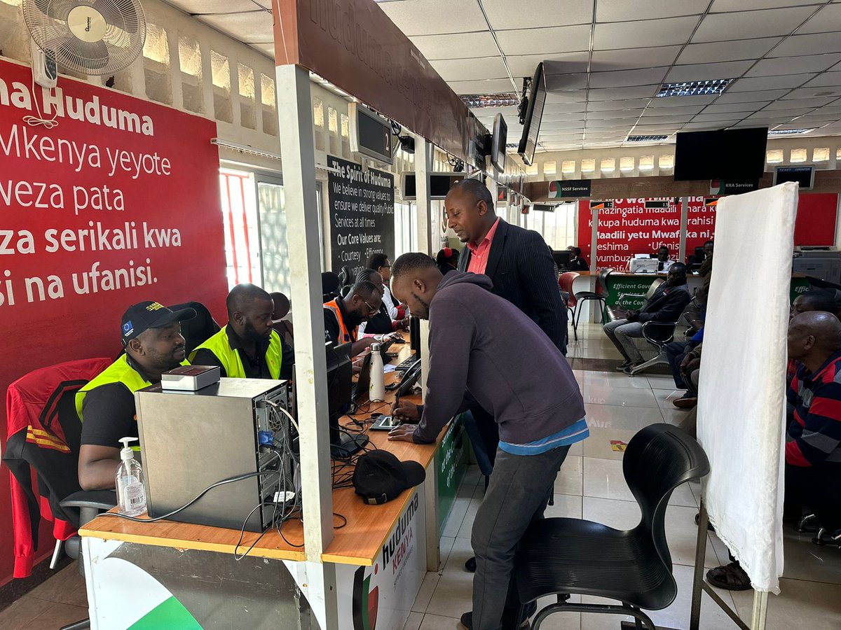 HonKangata's tweet photo. Muranga County sponsored Boda Boda Riders DL registration at Muranga Huduma centre. 
 
The county has sponsored more than 700 riders get DL .

Providing DL to boda boda helps them avoid police harassment and qualify for   insurance . https://t.co/zKqvw5eb80