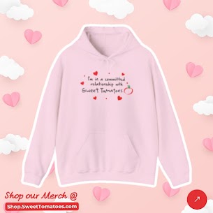 sweettomatoes's tweet photo. This February, we’re serving up limited-edition Sweet Tomatoes merch in the dreamiest shade of pink! 🌸  Whether you're in a committed relationship with Sweet Tomatoes or just here for the mac &amp; cheese, we’ve got the perfect hoodie, tee, or sweater to show your love. 🥗✨ https://t.co/iZ3bpq2aYW