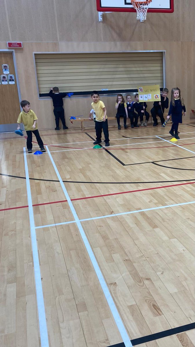 Primary 1 had a great afternoon participating in the Highland Games! First place went to the clan, The Golden Unicorns.